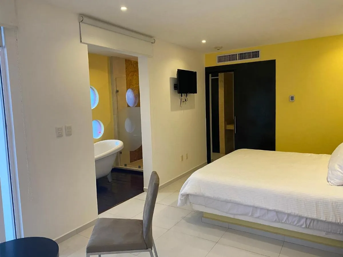 Cache Hostel&Hotel Playa del Carmen 3*,